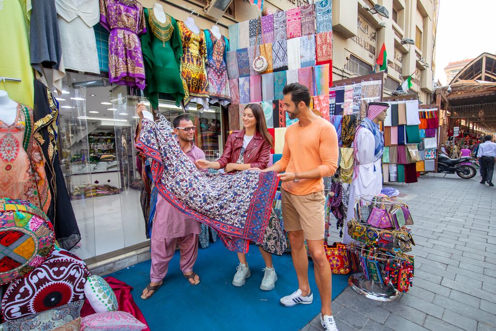 Large-Dubai Textile Souk_2019 3